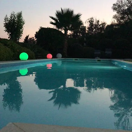 Hermosa En Marbella,100 M Playa, Vistas Al Mar, Piscina Privada Villa