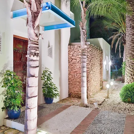 Hermosa En Marbella,100 M Playa, Vistas Al Mar, Piscina Privada Villa
