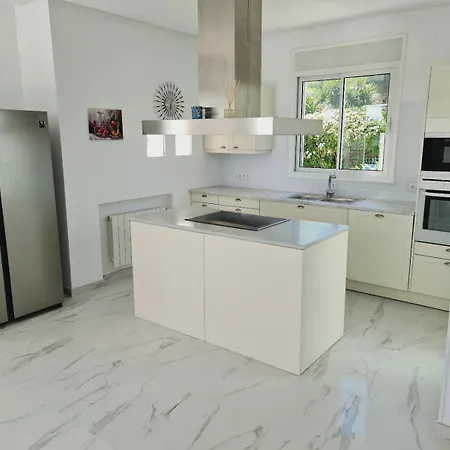 Hermosa En Marbella,100 M Playa, Vistas Al Mar, Piscina Privada Marbella