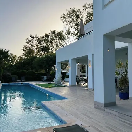 Villa Hermosa En Marbella,100 M Playa, Vistas Al Mar, Piscina Privada Marbella