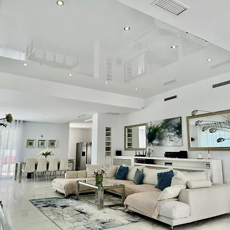 Hermosa En Marbella,100 M Playa, Vistas Al Mar, Piscina Privada Villa *