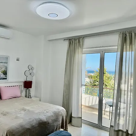 Hermosa En Marbella,100 M Playa, Vistas Al Mar, Piscina Privada * Marbella