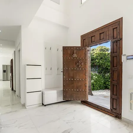 Hermosa En Marbella,100 M Playa, Vistas Al Mar, Piscina Privada * Marbella