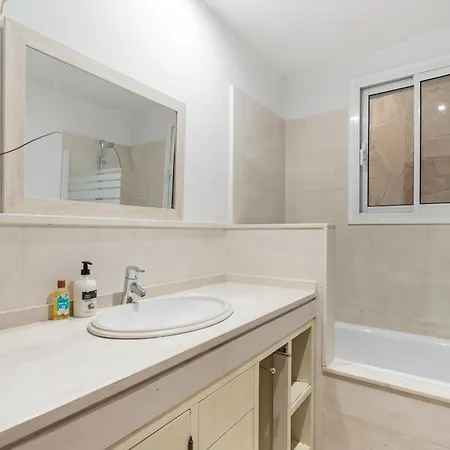 Hermosa En Marbella,100 M Playa, Vistas Al Mar, Piscina Privada * Marbella