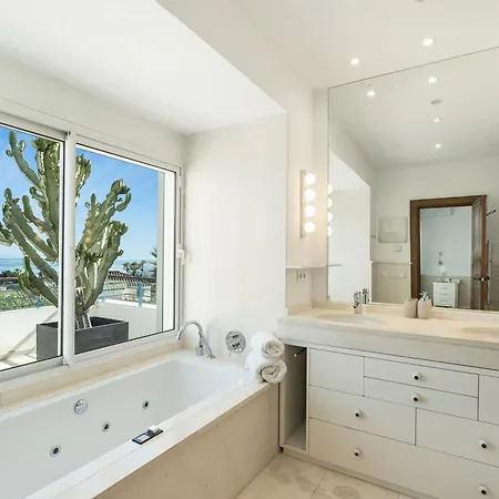 Hermosa En Marbella,100 M Playa, Vistas Al Mar, Piscina Privada *