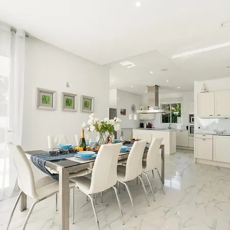 Hermosa En Marbella,100 M Playa, Vistas Al Mar, Piscina Privada Villa *