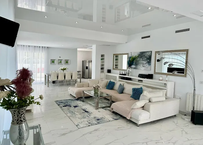 Hermosa En Marbella,100 M Playa, Vistas Al Mar, Piscina Privada Marbella