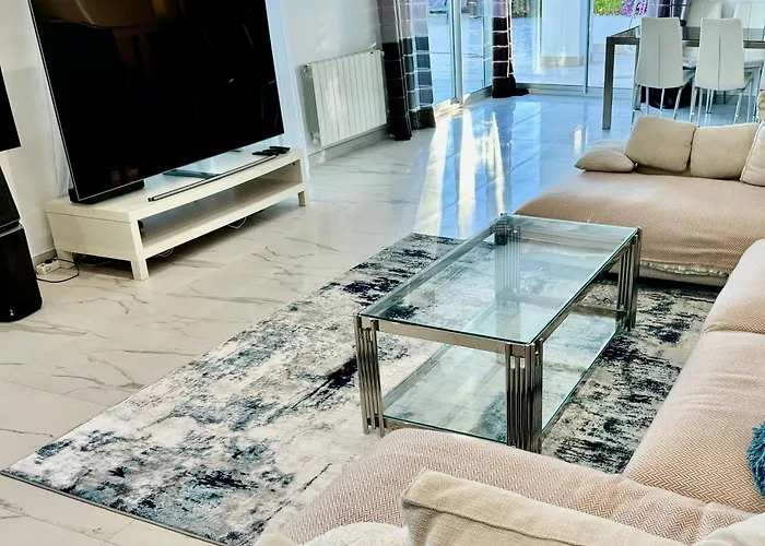 Hermosa En Marbella,100 M Playa, Vistas Al Mar, Piscina Privada * Marbella