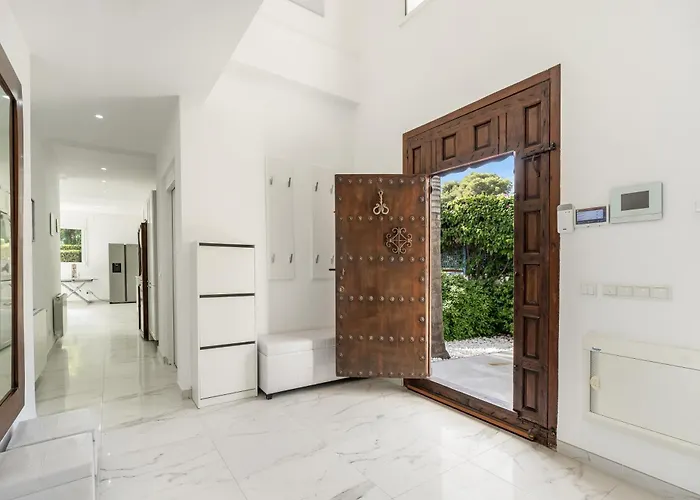 Hermosa En Marbella,100 M Playa, Vistas Al Mar, Piscina Privada * Marbella