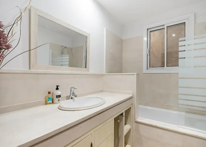 Hermosa En Marbella,100 M Playa, Vistas Al Mar, Piscina Privada * Marbella