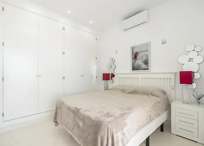 Hermosa En Marbella,100 M Playa, Vistas Al Mar, Piscina Privada