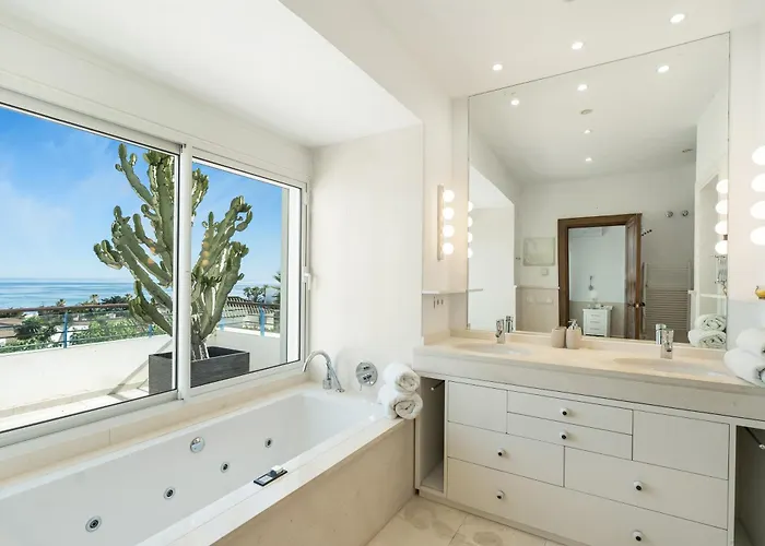 Hermosa En Marbella,100 M Playa, Vistas Al Mar, Piscina Privada *