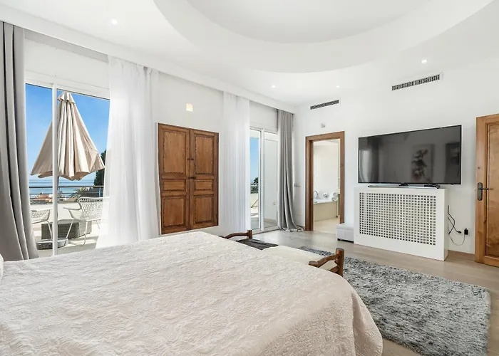 Hermosa En Marbella,100 M Playa, Vistas Al Mar, Piscina Privada * Marbella