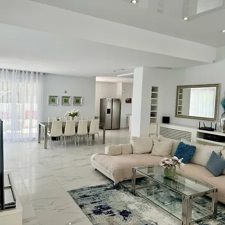 Hermosa En Marbella,100 M Playa, Vistas Al Mar, Piscina Privada