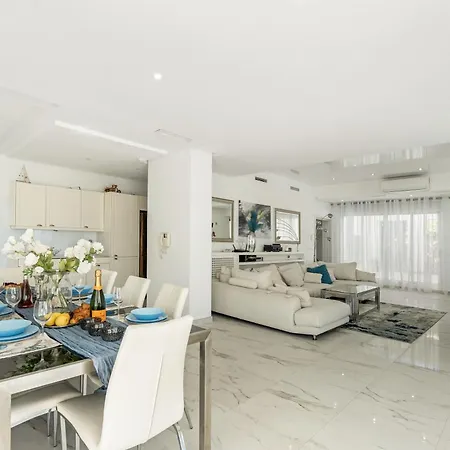 Villa Hermosa En Marbella,100 M Playa, Vistas Al Mar, Piscina Privada Marbellac